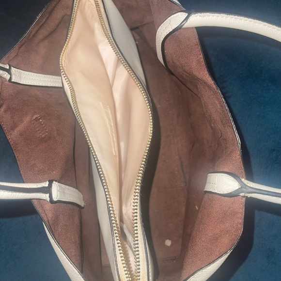 H&M tote in cream with gold clasp! - Picture 4 of 4